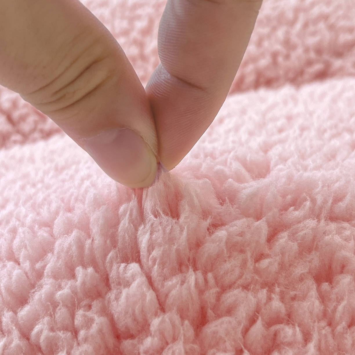 91家纺网 家纺一手货源 找家纺 悠米悠家 2025新款A类羊羔绒夹棉大豆床笠床垫 粉色