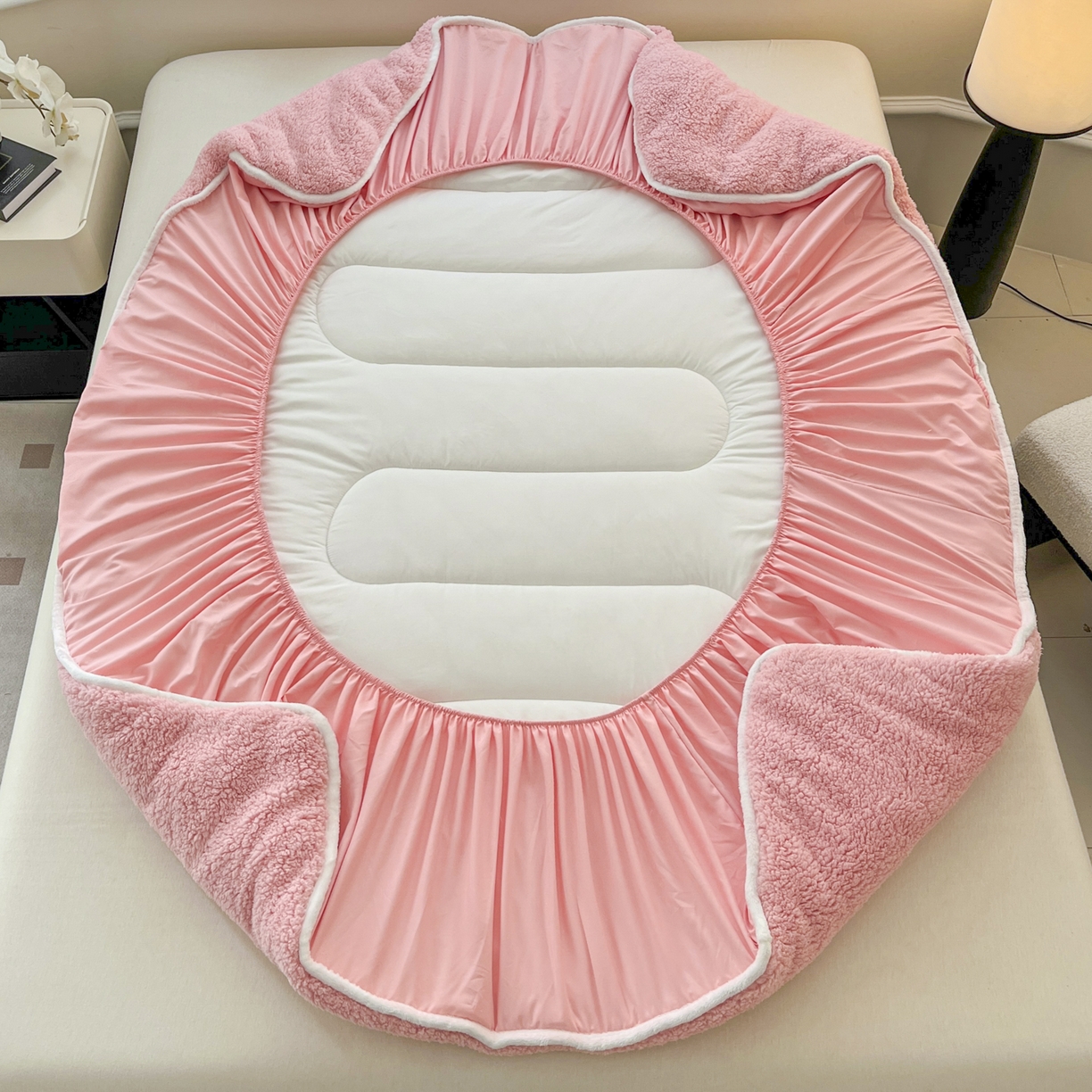 91家纺网 家纺一手货源 找家纺 悠米悠家 2025新款A类羊羔绒夹棉大豆床笠床垫 粉色