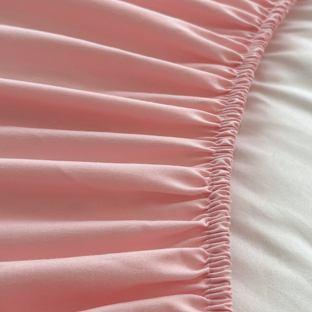 91家纺网 家纺一手货源 找家纺 悠米悠家 2025新款A类羊羔绒夹棉大豆床笠床垫 粉色