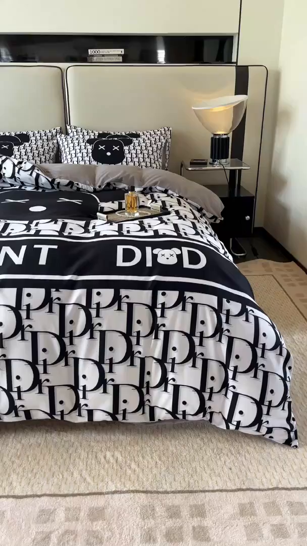 91家纺网 家纺一手货源 找家纺 摩卡（乐趣） 2025新款现代简约四季棉四季款四件套 黑白迪