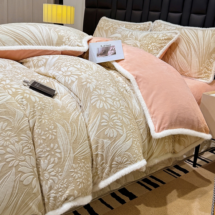 91家纺网 家纺一手货源 找家纺 云玲时尚 2025新款牛奶绒立体雕花兔毛绒包边四件套 叶仲花