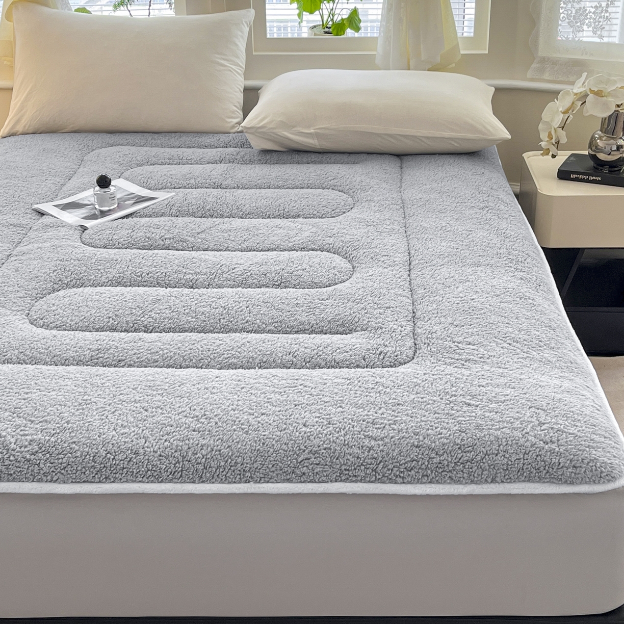 91家纺网 家纺一手货源 找家纺 悠米悠家 2025新款A类羊羔绒夹棉大豆床笠床垫 灰色