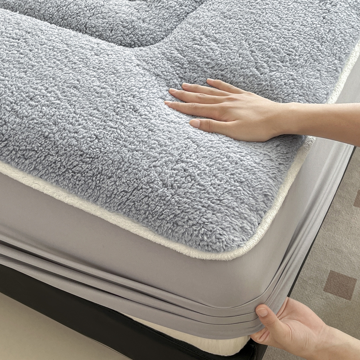 91家纺网 家纺一手货源 找家纺 悠米悠家 2025新款A类羊羔绒夹棉大豆床笠床垫 灰色