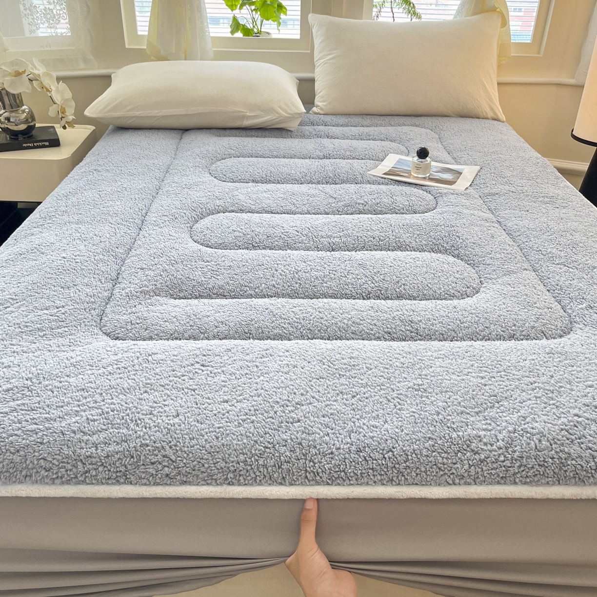 91家纺网 家纺一手货源 找家纺 悠米悠家 2025新款A类羊羔绒夹棉大豆床笠床垫 灰色