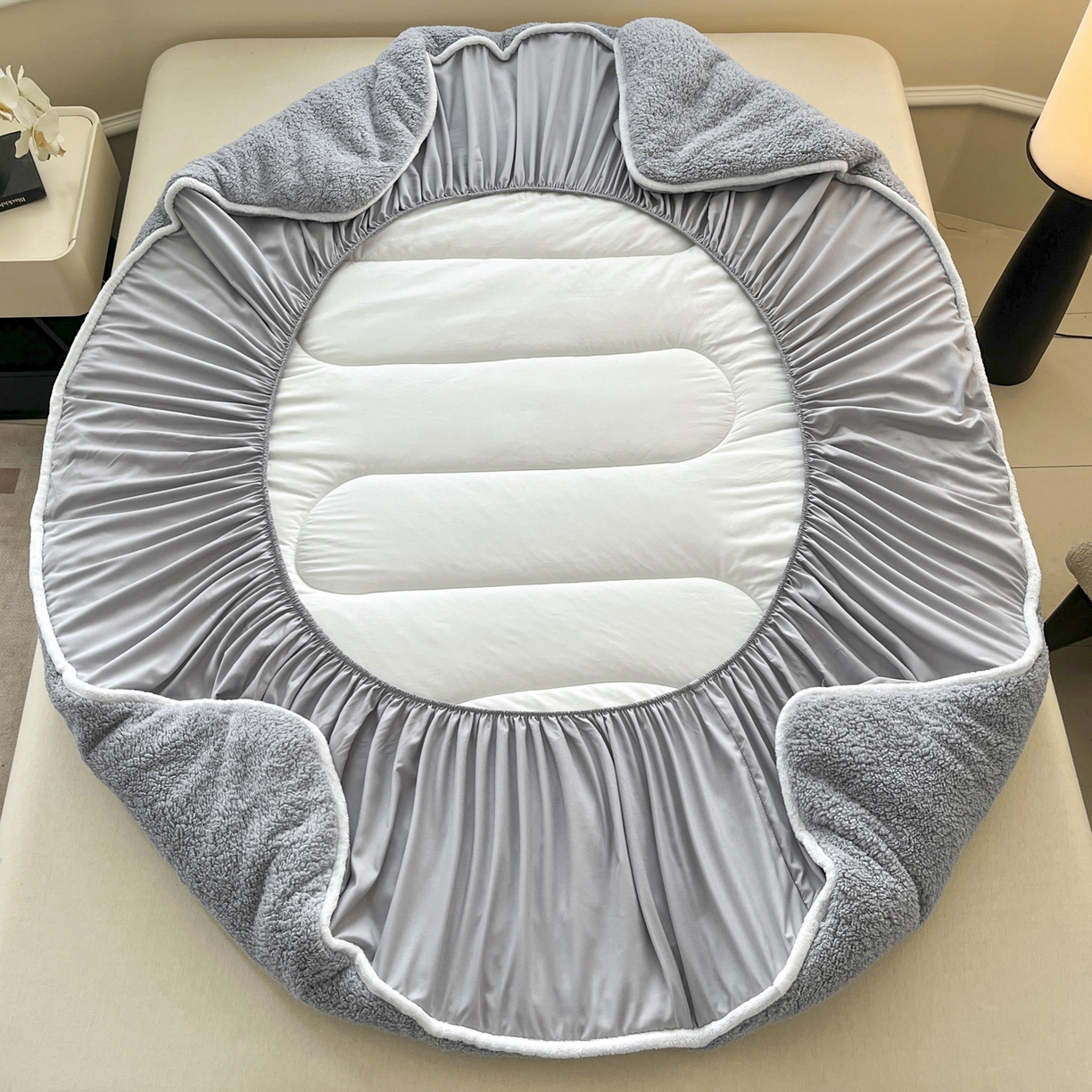 91家纺网 家纺一手货源 找家纺 悠米悠家 2025新款A类羊羔绒夹棉大豆床笠床垫 灰色