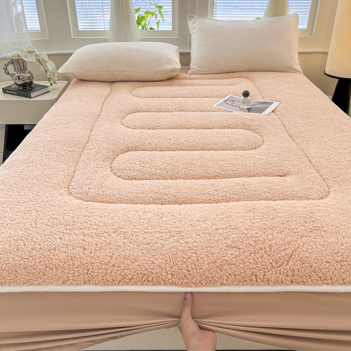 91家纺网 家纺一手货源 找家纺 悠米悠家 2025新款A类羊羔绒夹棉大豆床笠床垫 橘色