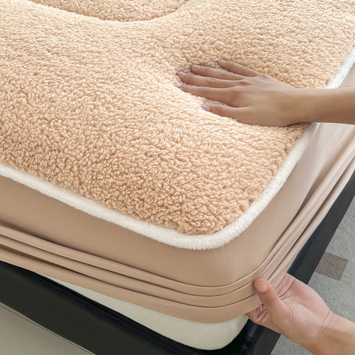 91家纺网 家纺一手货源 找家纺 悠米悠家 2025新款A类羊羔绒夹棉大豆床笠床垫 橘色