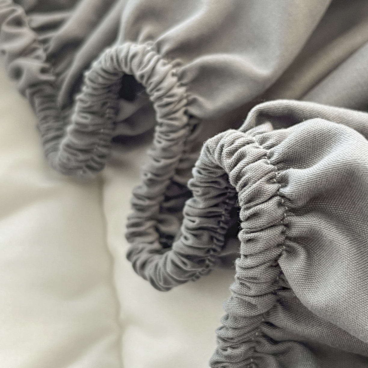 91家纺网 家纺一手货源 找家纺 悠米悠家 2025新款A类羊羔绒夹棉大豆床笠床垫 咖色