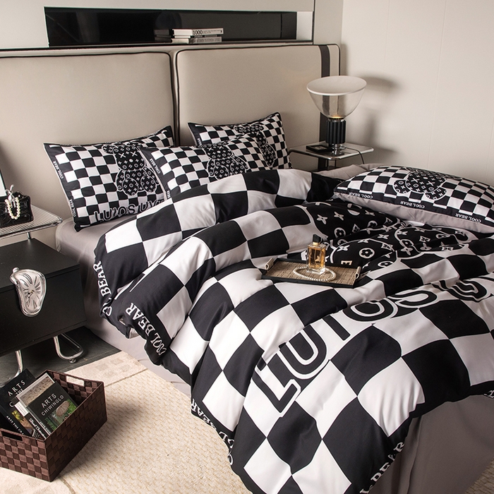 91家纺网 家纺一手货源 找家纺 摩卡（乐趣） 2025新款现代简约四季棉四季款四件套 棋盘格公仔