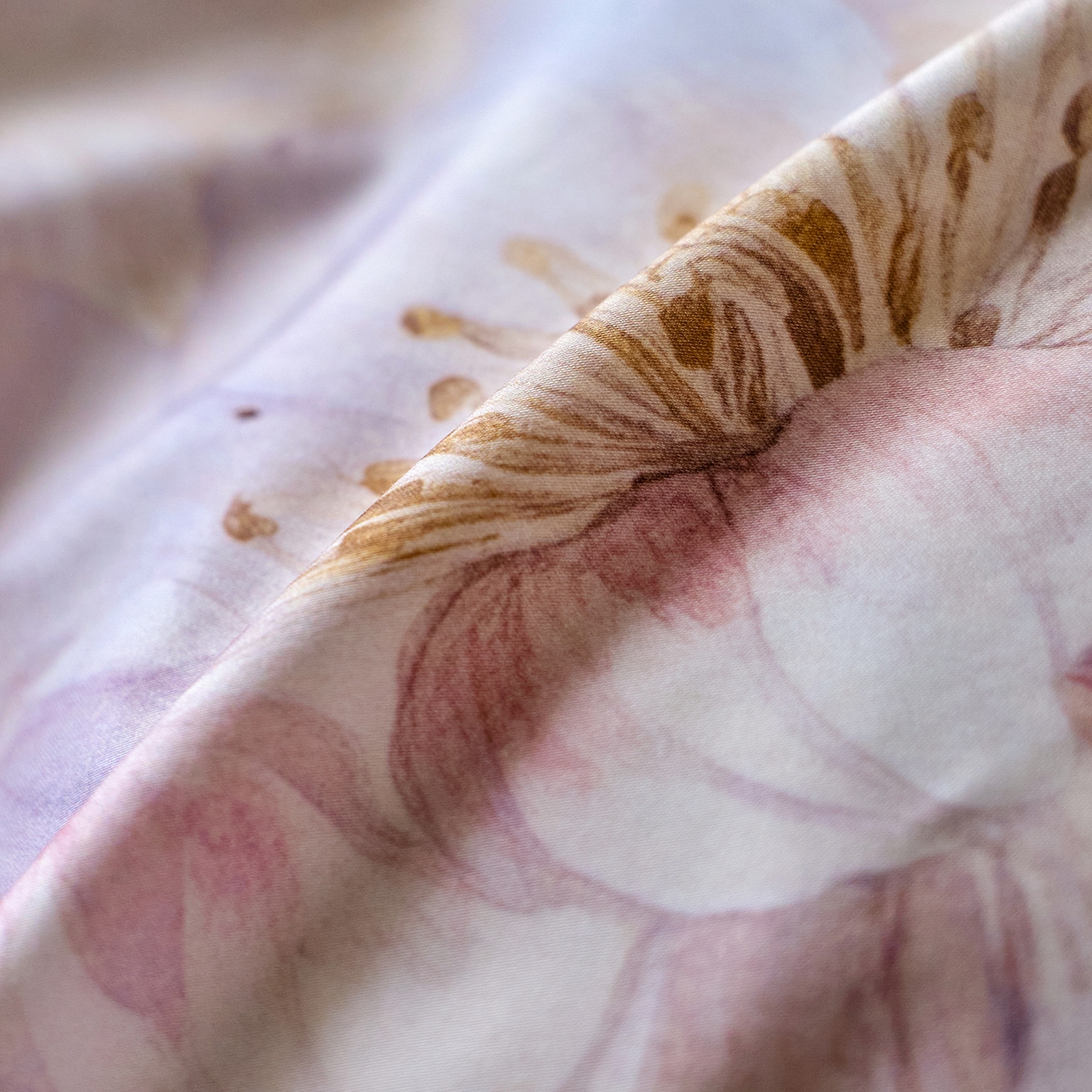 91家纺网 家纺一手货源 找家纺 轩和家居 2025新款70SA类轻奢长绒棉纯棉花四件套正品YKK拉链+精品做工 第一组 风吟花事