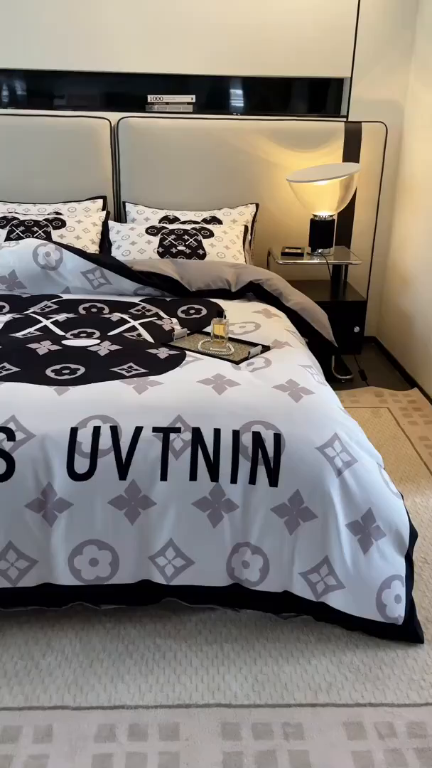 91家纺网 家纺一手货源 找家纺 摩卡（乐趣） 2025新款现代简约四季棉四季款四件套 熊头白