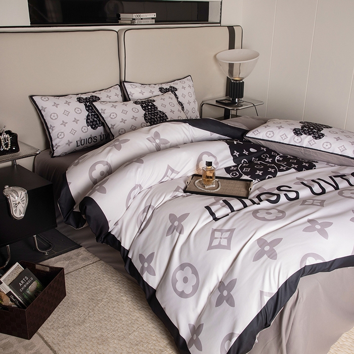 91家纺网 家纺一手货源 找家纺 摩卡（乐趣） 2025新款现代简约四季棉四季款四件套 熊仔白