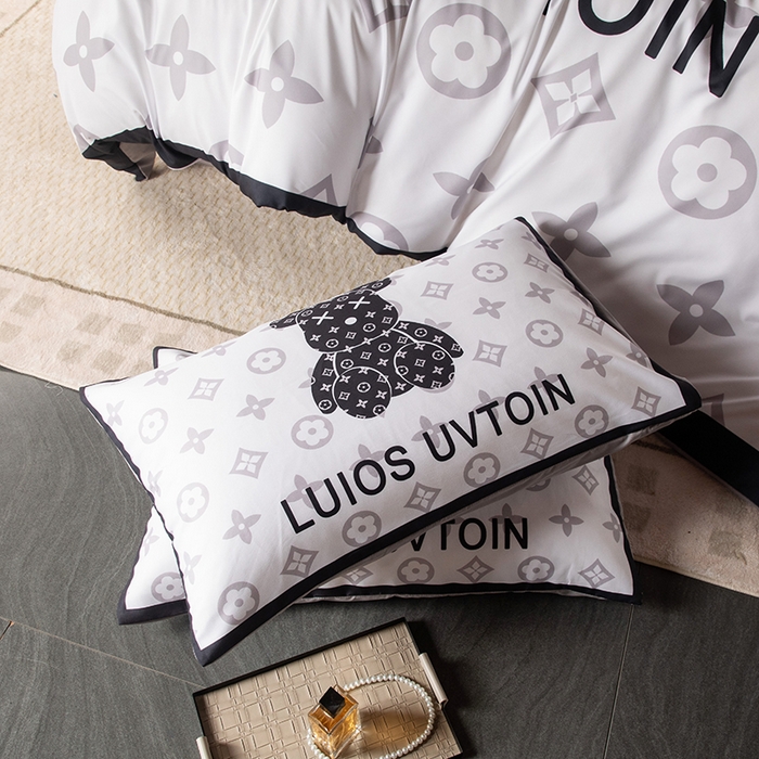 91家纺网 家纺一手货源 找家纺 摩卡（乐趣） 2025新款现代简约四季棉四季款四件套 熊仔白