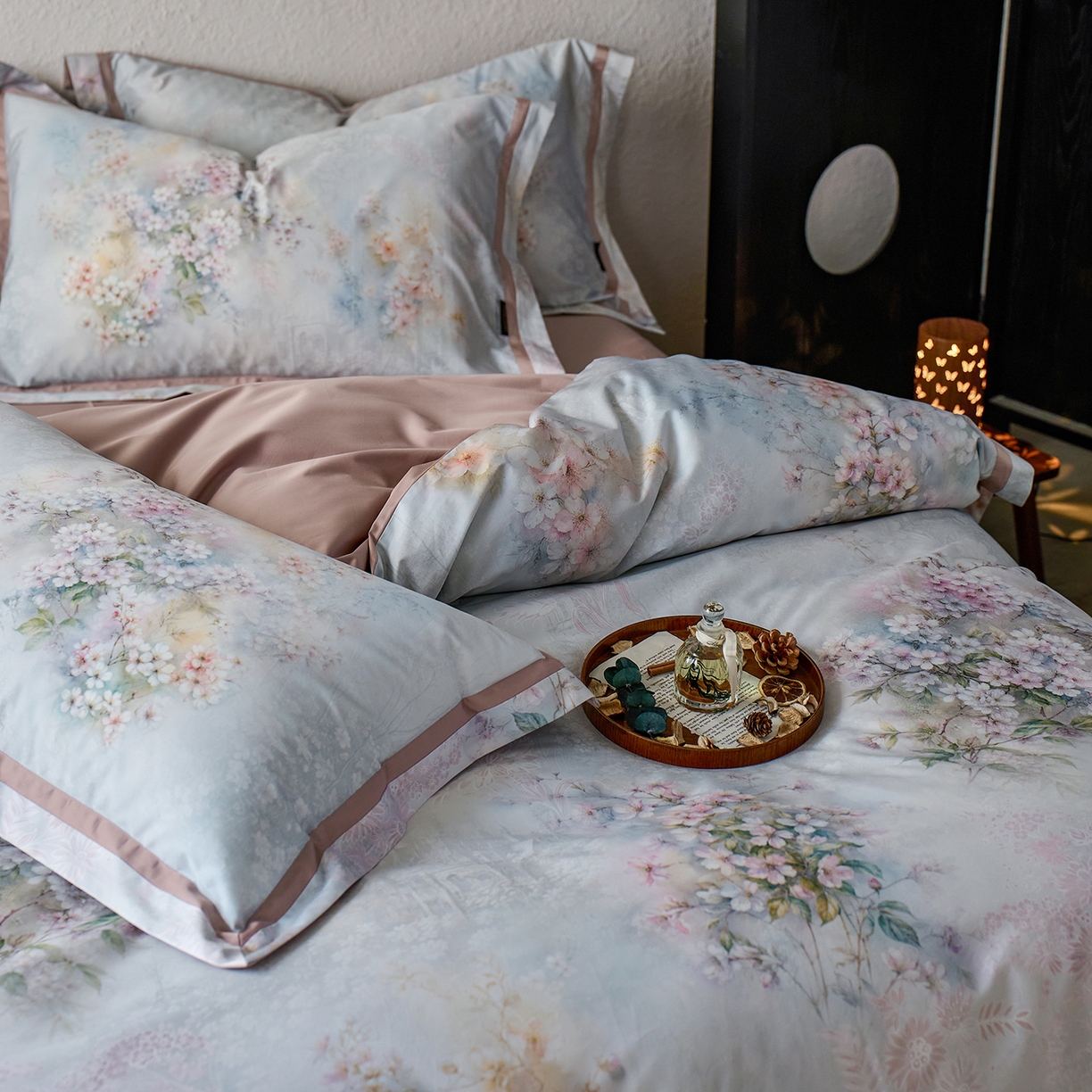 91家纺网 家纺一手货源 找家纺 轩和家居 2025新款70SA类轻奢长绒棉纯棉花四件套正品YKK拉链+精品做工 第一组 绿野花颂