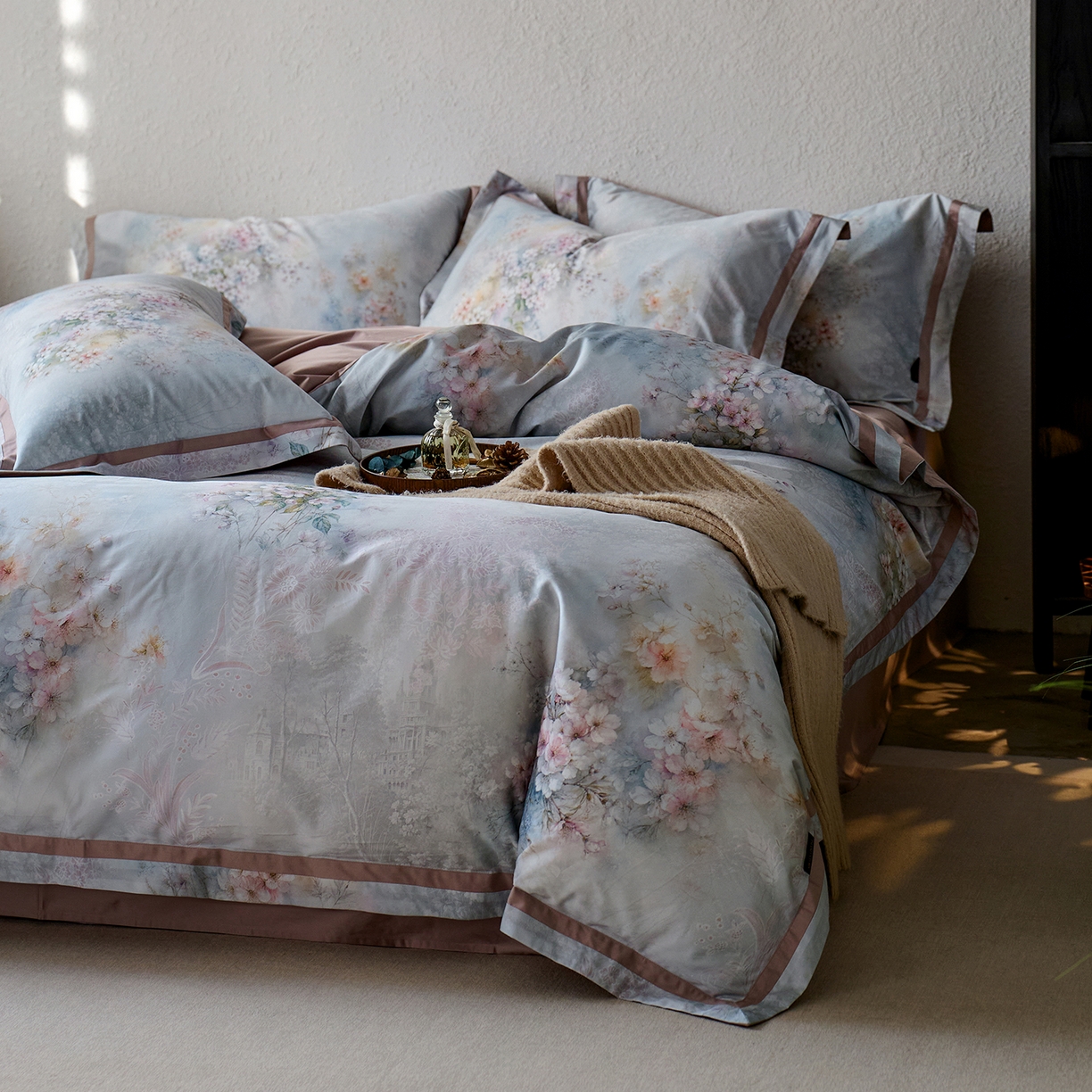 91家纺网 家纺一手货源 找家纺 轩和家居 2025新款70SA类轻奢长绒棉纯棉花四件套正品YKK拉链+精品做工 第一组 绿野花颂