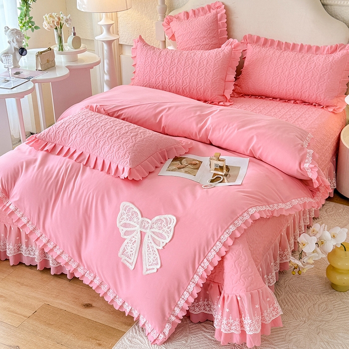 91家纺网 家纺一手货源 找家纺 后庭寝室 2025新款法式公主风亲肤床盖四件套-蝶恋系列 蝶恋-粉玉
