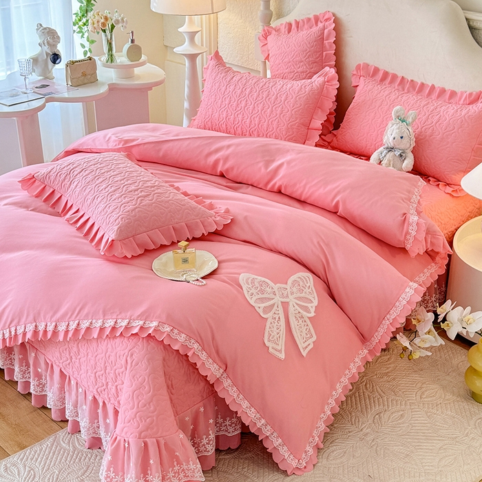 91家纺网 家纺一手货源 找家纺 后庭寝室 2025新款法式公主风亲肤床盖四件套-蝶恋系列 蝶恋-粉玉
