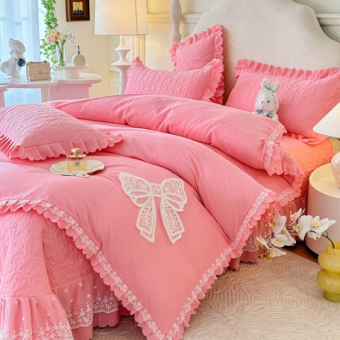 91家纺网 家纺一手货源 找家纺 后庭寝室 2025新款法式公主风亲肤床盖四件套-蝶恋系列 蝶恋-粉玉
