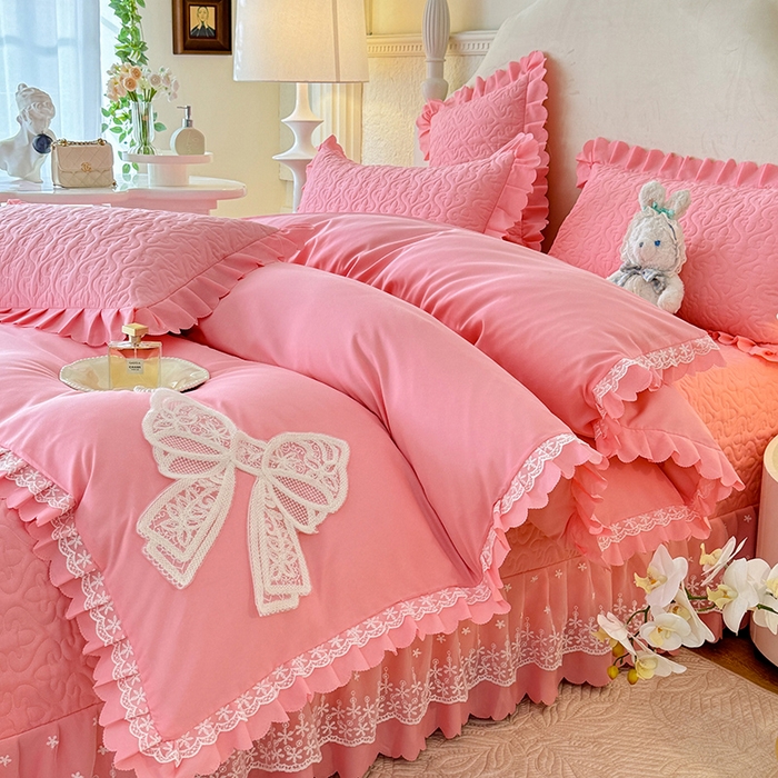 91家纺网 家纺一手货源 找家纺 后庭寝室 2025新款法式公主风亲肤床盖四件套-蝶恋系列 蝶恋-粉玉