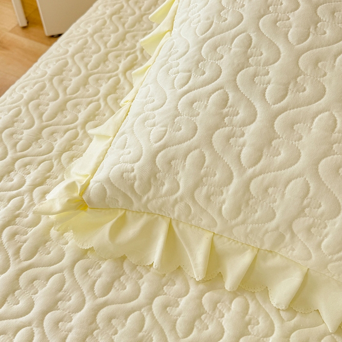 91家纺网 家纺一手货源 找家纺 后庭寝室 2025新款法式公主风亲肤床盖四件套-蝶恋系列 蝶恋-米色