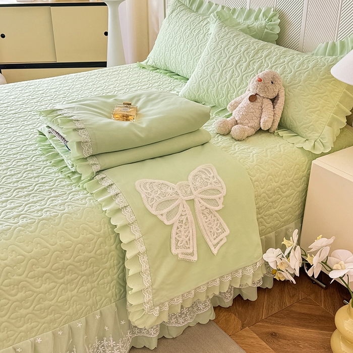 91家纺网 家纺一手货源 找家纺 后庭寝室 2025新款法式公主风亲肤床盖四件套-蝶恋系列 蝶恋-嫩绿