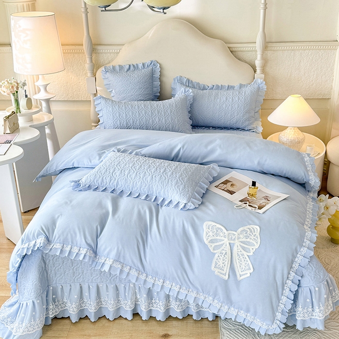 91家纺网 家纺一手货源 找家纺 后庭寝室 2025新款法式公主风亲肤床盖四件套-蝶恋系列 蝶恋-浅蓝