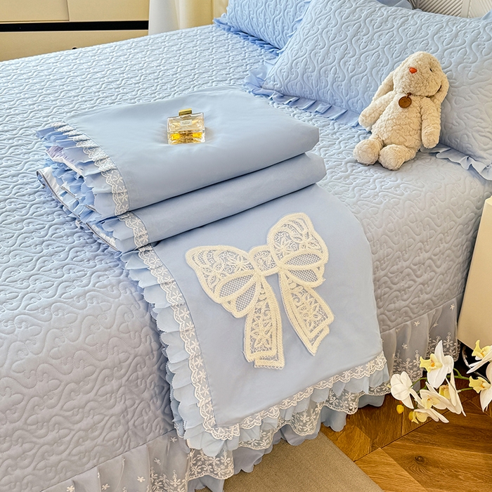 91家纺网 家纺一手货源 找家纺 后庭寝室 2025新款法式公主风亲肤床盖四件套-蝶恋系列 蝶恋-浅蓝