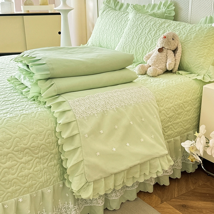 91家纺网 家纺一手货源 找家纺 后庭寝室 2025新款法式公主风亲肤床盖四件套-满天星系列 满天星-嫩绿