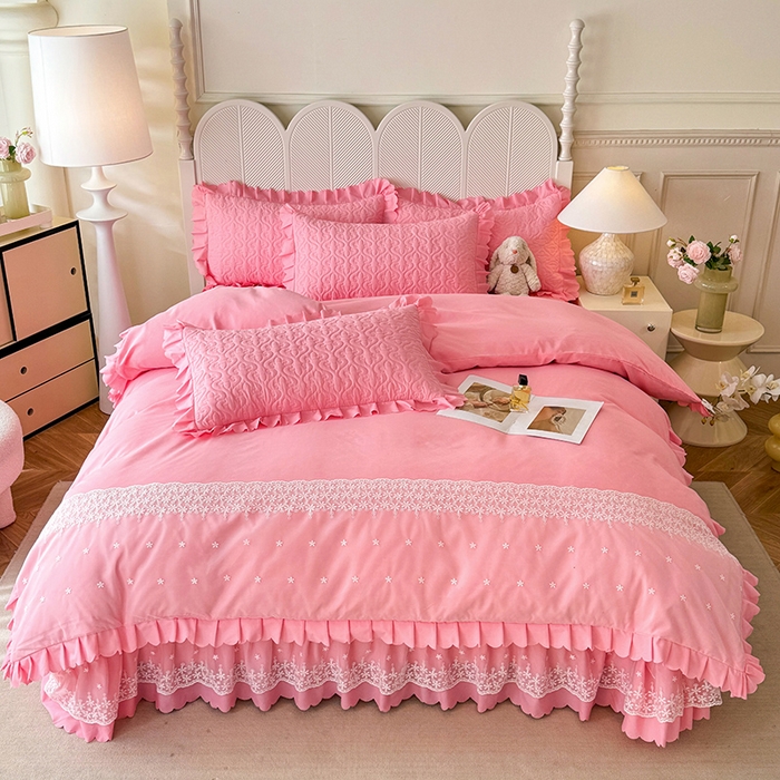 91家纺网 家纺一手货源 找家纺 后庭寝室 2025新款法式公主风亲肤床盖四件套-满天星系列 满天星-粉玉