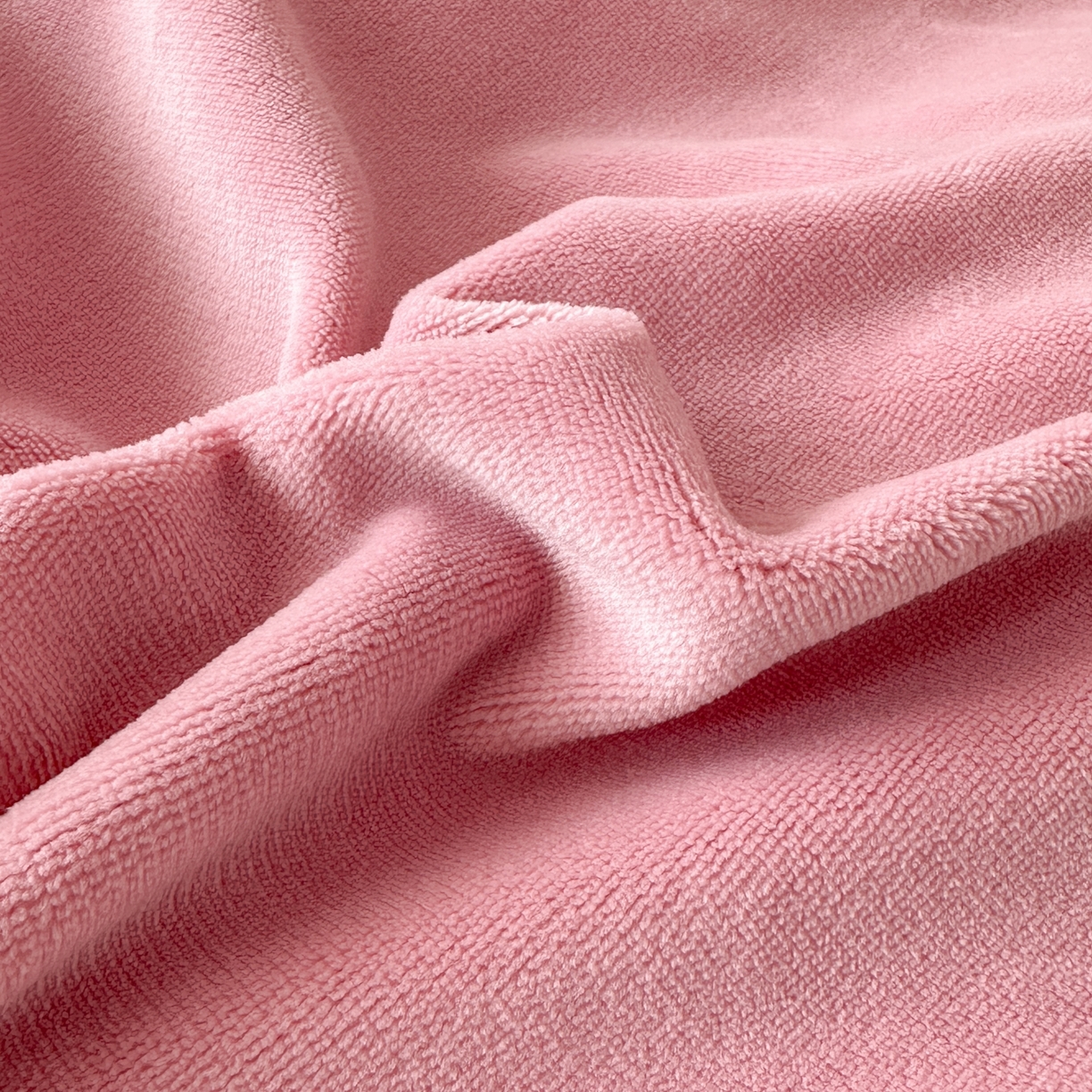 91家纺网 家纺一手货源 找家纺 泰迪爱兰Teddy ISLAND 2025新款IP绣花牛奶绒刺绣套件 豆沙+浅灰