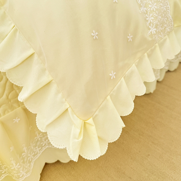 91家纺网 家纺一手货源 找家纺 后庭寝室 2025新款法式公主风亲肤床盖四件套-满天星系列 满天星-米色