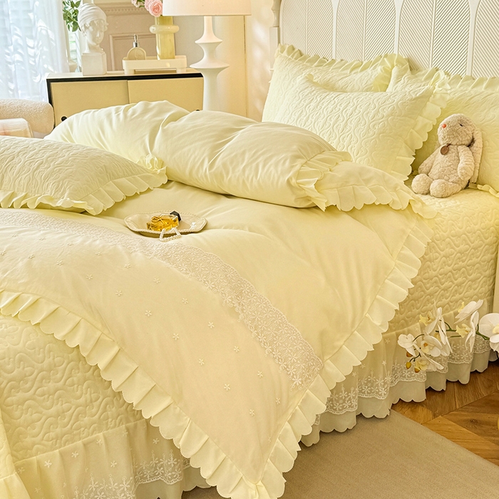 91家纺网 家纺一手货源 找家纺 后庭寝室 2025新款法式公主风亲肤床盖四件套-满天星系列 满天星-米色