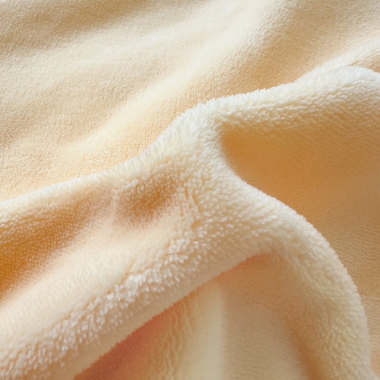 91家纺网 家纺一手货源 找家纺 泰迪爱兰Teddy ISLAND 2026新款IP绣花牛奶绒刺绣套件 奶黄+浅咖