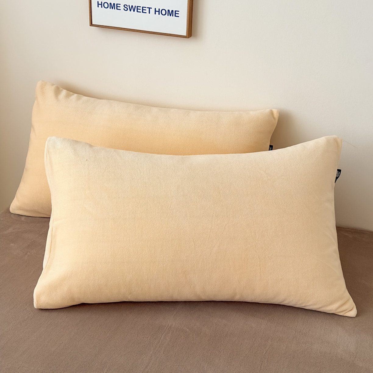 91家纺网 家纺一手货源 找家纺 泰迪爱兰Teddy ISLAND 2026新款IP绣花牛奶绒刺绣套件 奶黄+浅咖