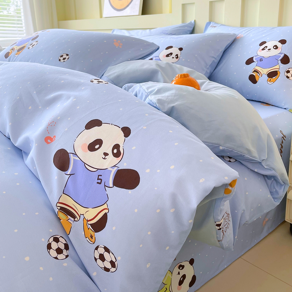 91家纺网 家纺一手货源 找家纺 金鑫汇家纺 2025新款A类全棉纯棉印花大床图四件套 足球争霸赛-蓝