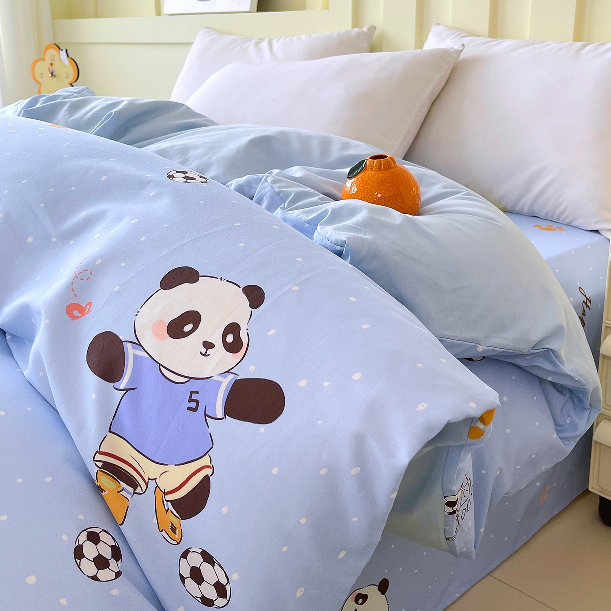 91家纺网 家纺一手货源 找家纺 金鑫汇家纺 2025新款A类全棉纯棉印花大床图四件套 足球争霸赛-蓝