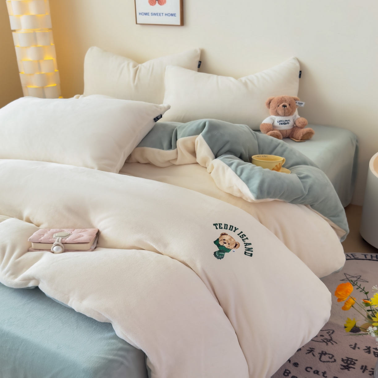 91家纺网 家纺一手货源 找家纺 泰迪爱兰Teddy ISLAND 2026新款IP绣花牛奶绒刺绣套件 奶油白+清绿