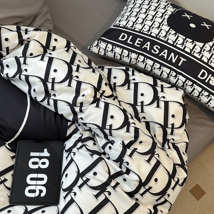 91家纺网 家纺一手货源 找家纺 摩卡（乐趣） 2025新款现代简约网红款四季棉四件套 黑白迪