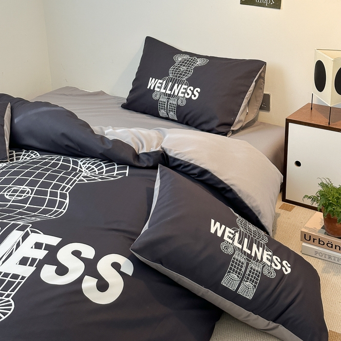 91家纺网 家纺一手货源 找家纺 摩卡（乐趣） 2025新款现代简约网红款四季棉四件套 机器熊