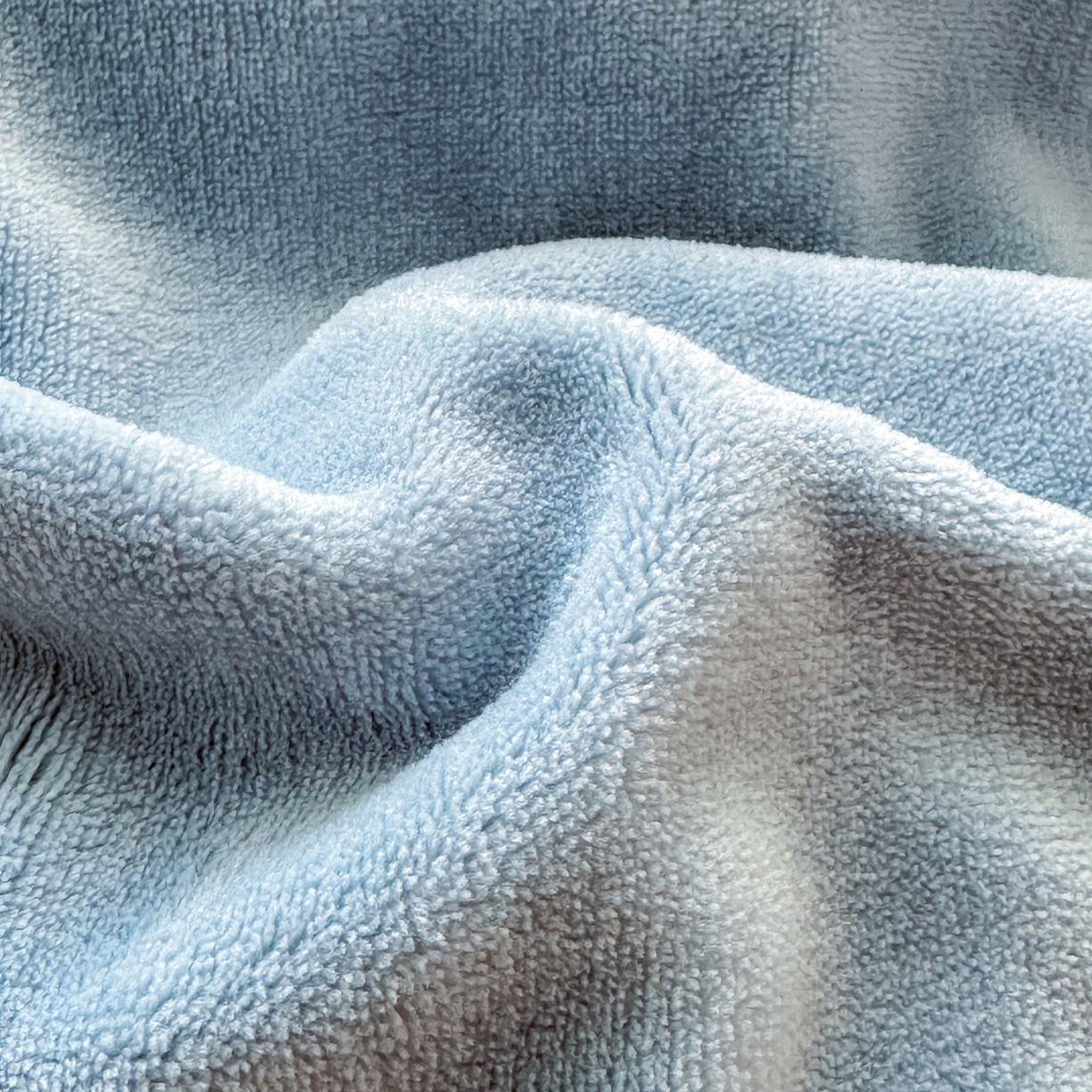 91家纺网 家纺一手货源 找家纺 泰迪爱兰Teddy ISLAND 2025新款IP绣花牛奶绒刺绣套件 星空蓝+浅灰