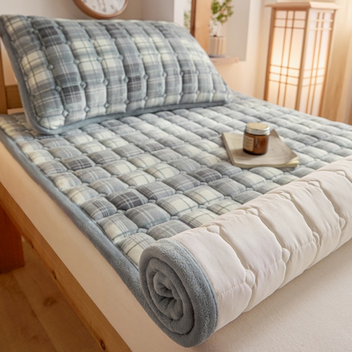 91家纺网 家纺一手货源 找家纺 爱屋及屋 2025新款无印风牛奶绒床护垫-学生床 牛奶绒- 光年灰