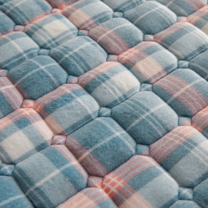 91家纺网 家纺一手货源 找家纺 爱屋及屋 2025新款无印风牛奶绒床护垫-学生床 牛奶绒-格韵蓝