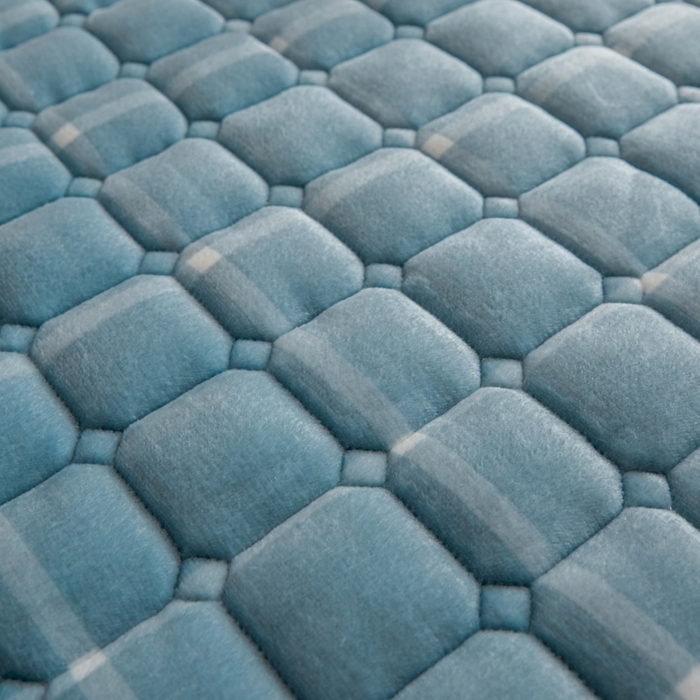 91家纺网 家纺一手货源 找家纺 爱屋及屋 2025新款无印风牛奶绒床护垫-学生床 牛奶绒-海蓝大格