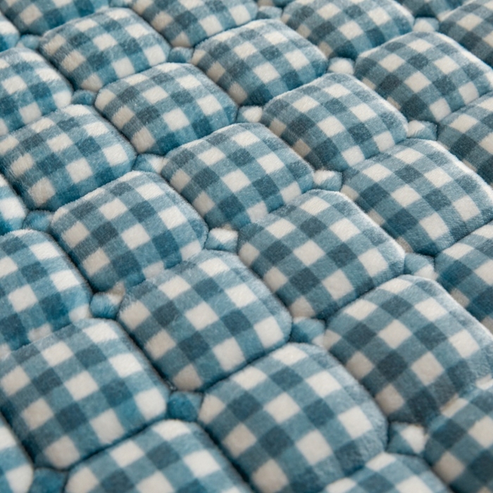 91家纺网 家纺一手货源 找家纺 爱屋及屋 2025新款无印风牛奶绒床护垫-学生床 牛奶绒-蓝小格