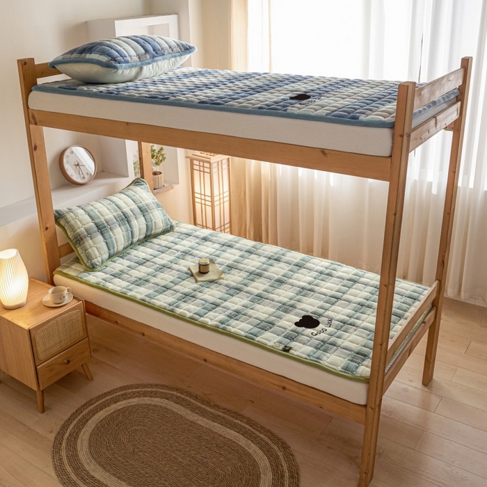 爱屋及屋 2025新款无印风牛奶绒床护垫-学生床 牛奶绒-韵绿格