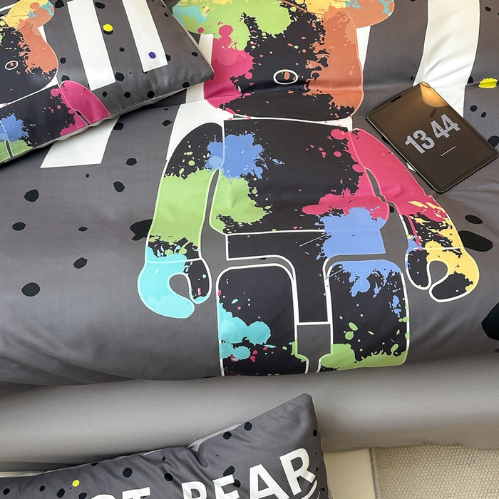 91家纺网 家纺一手货源 找家纺 摩卡（乐趣） 2025新款现代简约网红款四季棉四件套 涂鸦熊