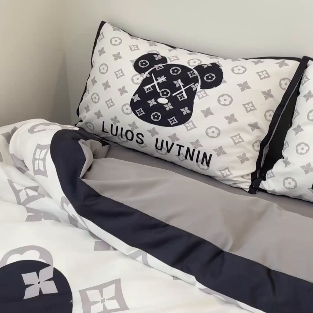 91家纺网 家纺一手货源 找家纺 摩卡（乐趣） 2025新款现代简约网红款四季棉四件套 熊头白