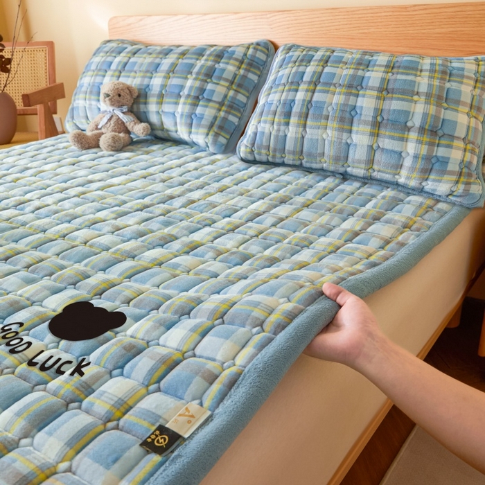 91家纺网 家纺一手货源 找家纺 （总）爱屋及屋 2025加厚牛奶绒格子床垫软垫加绒加厚床褥垫床护垫铺底毛绒垫子【200g填充】