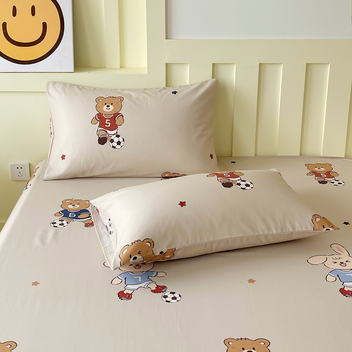 91家纺网 家纺一手货源 找家纺 金鑫汇家纺 2025新款A类全棉纯棉印花大床图单枕套 枕套单件 友谊足球