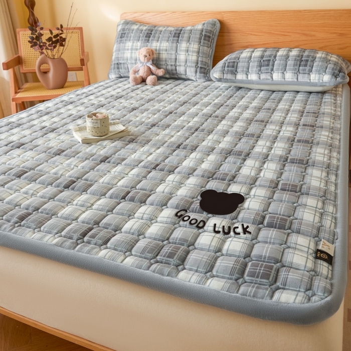 91家纺网 家纺一手货源 找家纺 爱屋及屋 2025新款无印风牛奶绒床垫-大床款 牛奶绒-光年灰